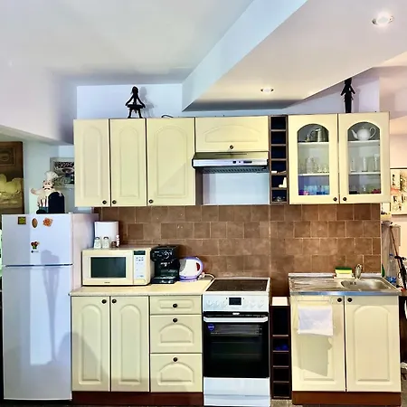 Apartment Dora Max 6 People Budva